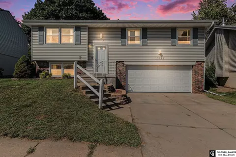 13648 W St, Omaha, NE 68137