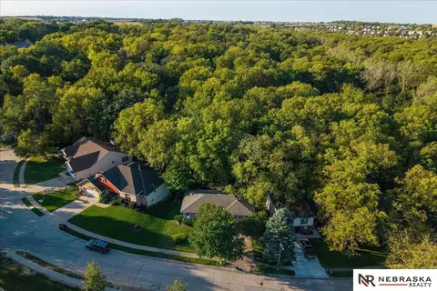 4407 Amos Gates Dr, Bellevue, NE 68123
