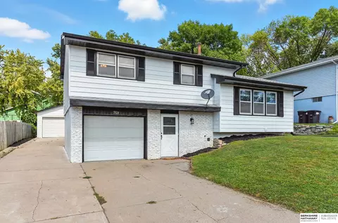 7524 Bauman Ave, Omaha, NE 68122
