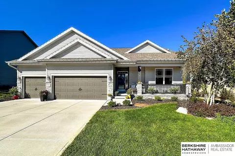 11262 S 117th Ave, Papillion, NE 68046