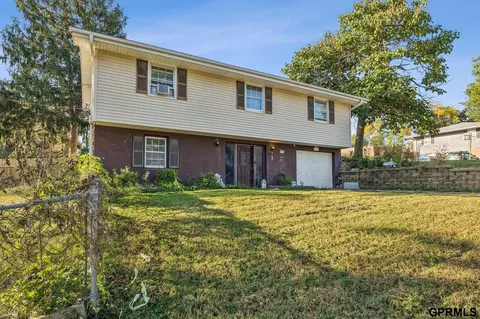 3951 Stephanie Ln, Bellevue, NE 68147