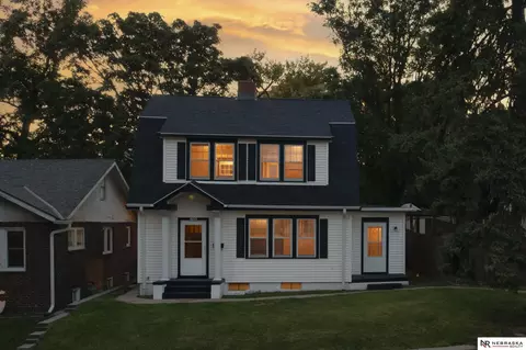 820 S 50th St, Omaha, NE 68106