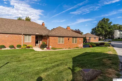 11805 Adams Plz, Omaha, NE 68137