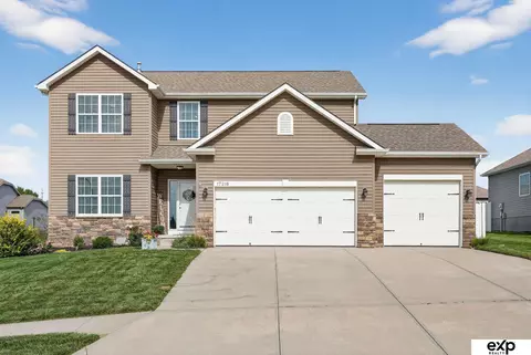 17218 Jessica Ln, Gretna, NE 68028
