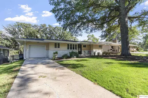5121 S 79 Ave, Ralston, NE 68127
