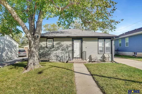 1020 Furnas Ave, Lincoln, NE 68521