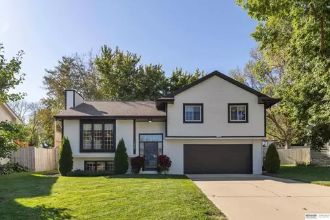 1406 Sunshine Blvd, Bellevue, NE 68123