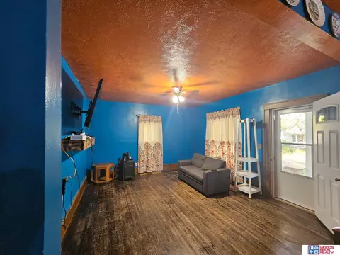 1113 Elk St, Beatrice, NE 68310 photo 4