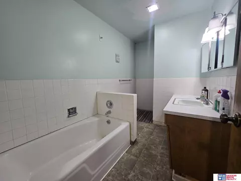 1113 Elk St, Beatrice, NE 68310 photo 5