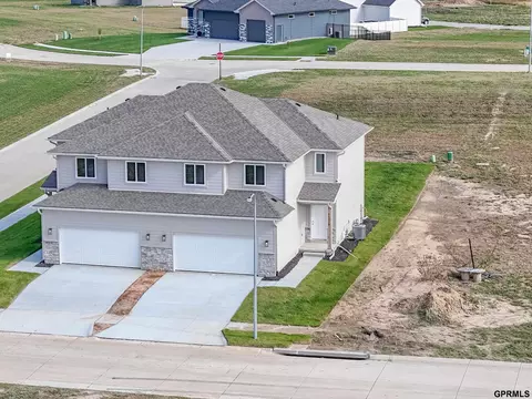 11719 S 125th St, Papillion, NE 68046