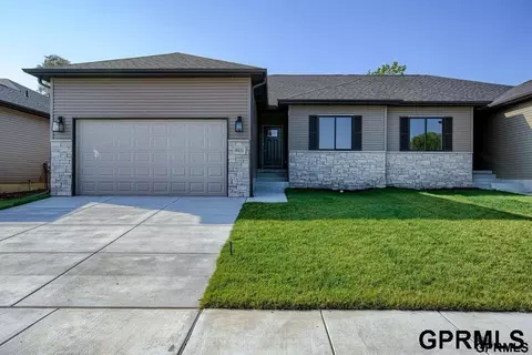 836 Linwood Ln, Lincoln, NE 68505
