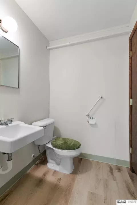 Bath - 4284 Main St, Roca, NE 68430 photo 2 of 2
