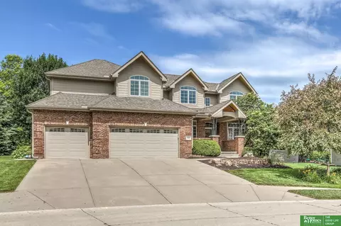 1012 S 197th Cir, Elkhorn, NE 68022