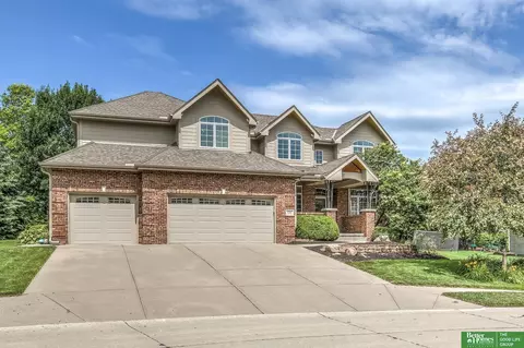 1012 S 197th Cir, Elkhorn, NE 68022