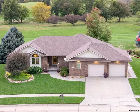 727 Fairway Dr, Milford, NE 68405