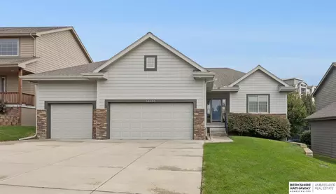 18330 Farnam St, Elkhorn, NE 68022