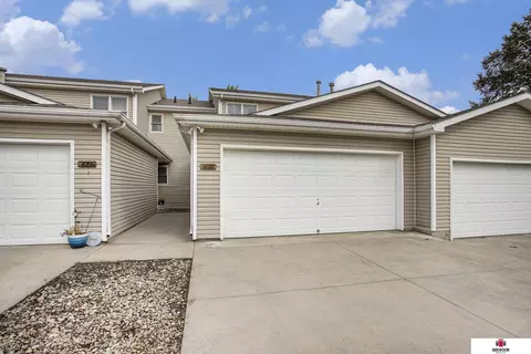 628 Lakeside Dr #57, Lincoln, NE 68528