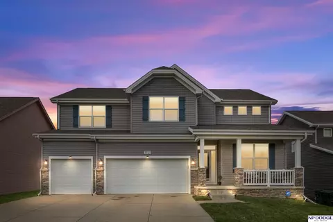 7702 N 116th St, Omaha, NE 68142
