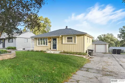5618 Frederick St, Omaha, NE 68106
