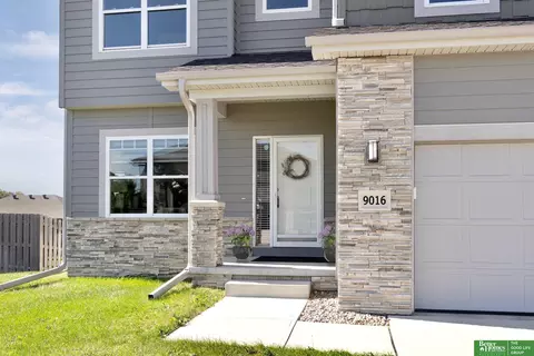 9016 N 171st St, Bennington, NE 68007