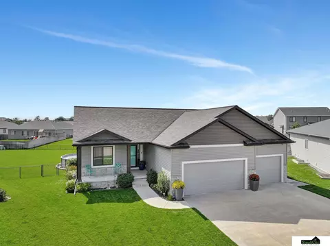 845 W Arezzo Ct, Lincoln, NE 68523