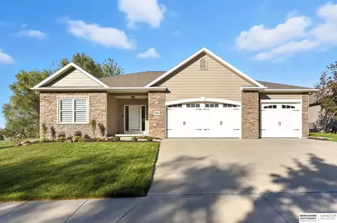 2008 N 174th St, Omaha, NE 68116