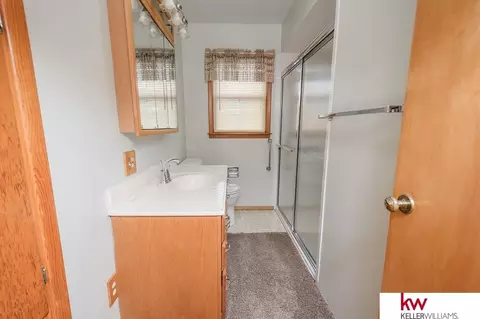 Bath - 866 E 7th St, Superior, NE 68978 photo 1 of 1