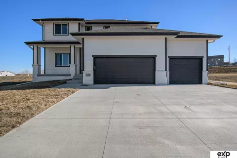 11613 Leeman St, Omaha, NE 68142