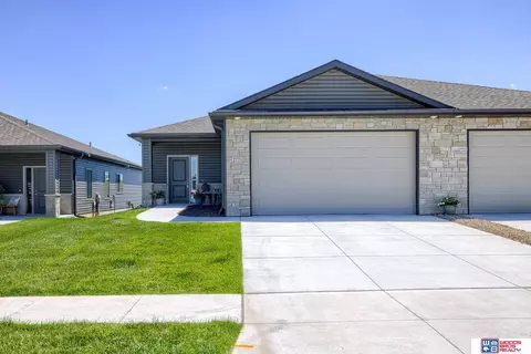 2771 Sheila Ln, Lincoln, NE 68516