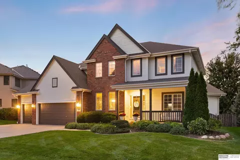 1213 S 195th St, Omaha, NE 68130