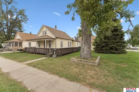 2806 Mormon St, Omaha, NE 68112