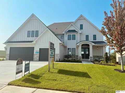 10510 S 118th St, Papillion, NE 68046