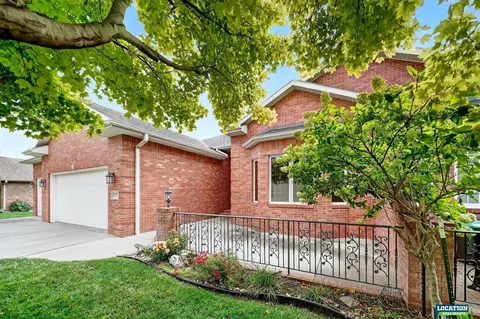 6545 Flint Ridge Pl, Lincoln, NE 68506