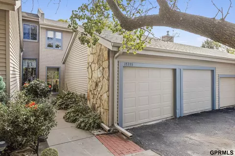 15355 Mason Plz, Omaha, NE 68154
