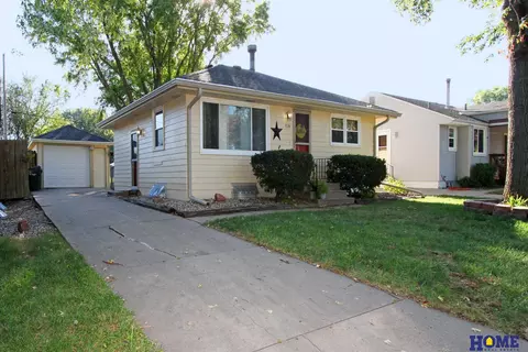 1924 N 58th St, Lincoln, NE 68505