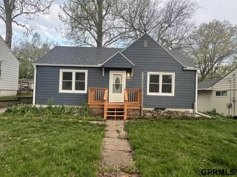 310 Hillcrest Dr, Plattsmouth, NE 68048