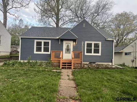 310 Hillcrest Dr, Plattsmouth, NE 68048