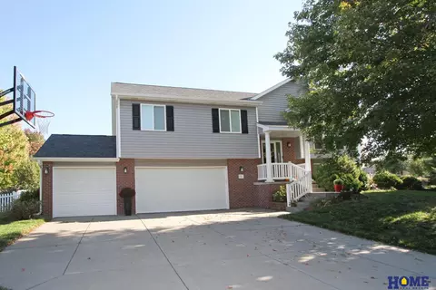7740 Orourke Dr, Lincoln, NE 68516