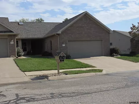610 S 25th St, Beatrice, NE 68310