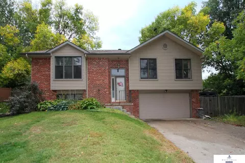 6221 S Richland Cir, Lincoln, NE 68516