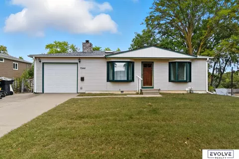 7544 Olive Ave, La Vista, NE 68128