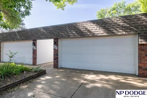 1625 Granada Ln, Lincoln, NE 68528