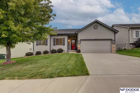 16526 Meredith Ave, Omaha, NE 68116