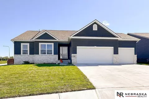 12903 S 55th St, Papillion, NE 68133