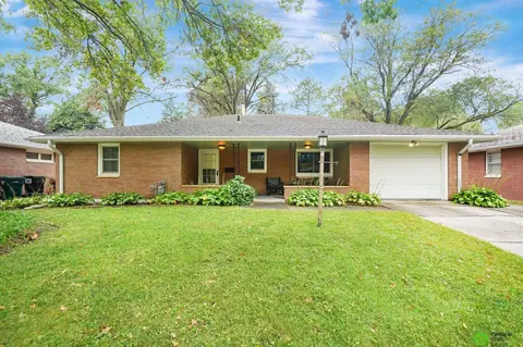 2761 S 39th St, Lincoln, NE 68506