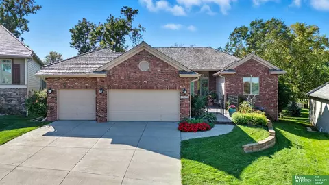 15477 Stevens Plz, Omaha, NE 68137