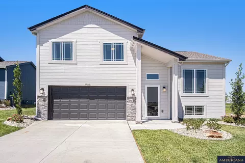 8219 N 175 St, Bennington, NE 68007