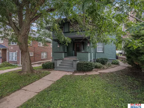 126 N 38th St, Omaha, NE 68131
