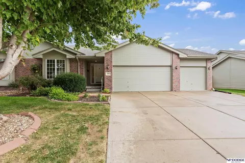 7007 S 156 Avenue Cir, Omaha, NE 68136