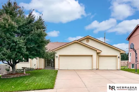 4217 Longview St, Bellevue, NE 68123